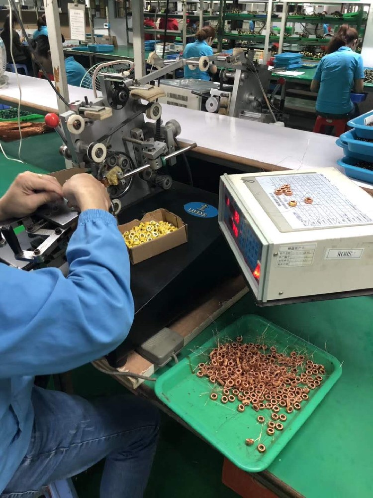 磁環(huán)拉線機